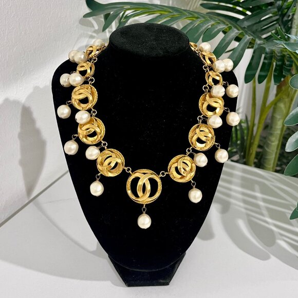 Chanel Vintage Gold Plated Dome CC Link Collar Necklace with Pearl Drops - Picture 1 of 7